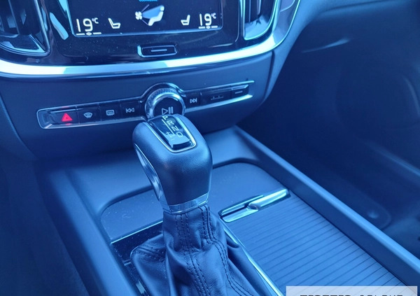 Volvo V60 cena 115900 przebieg: 72124, rok produkcji 2020 z Wasilków małe 326